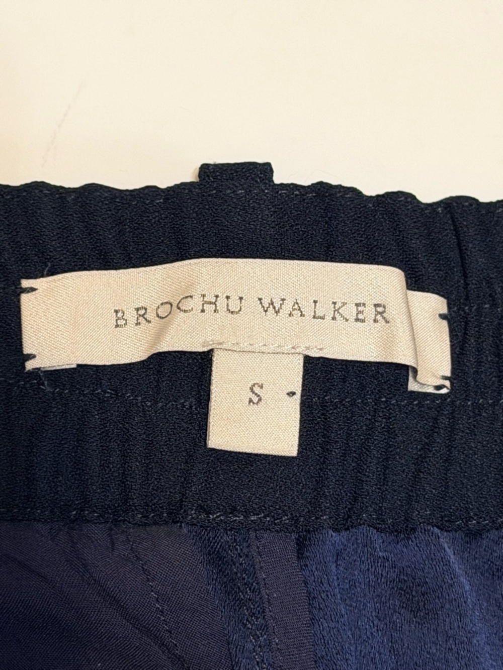 BROCHU WALKER The Dion Pleat Front Pant, black, size S - Picture 2 of 15